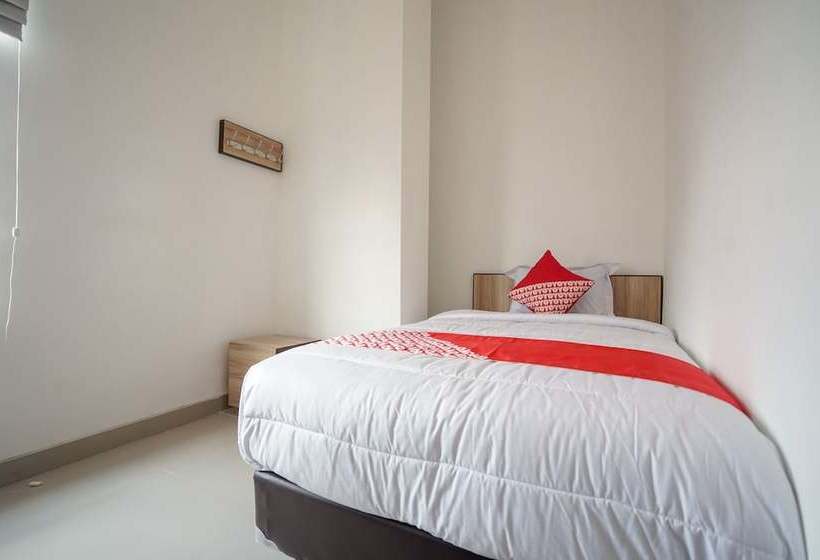 ホテル Sugoi Kost By Oyo Rooms