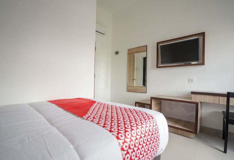 ホテル Sugoi Kost By Oyo Rooms