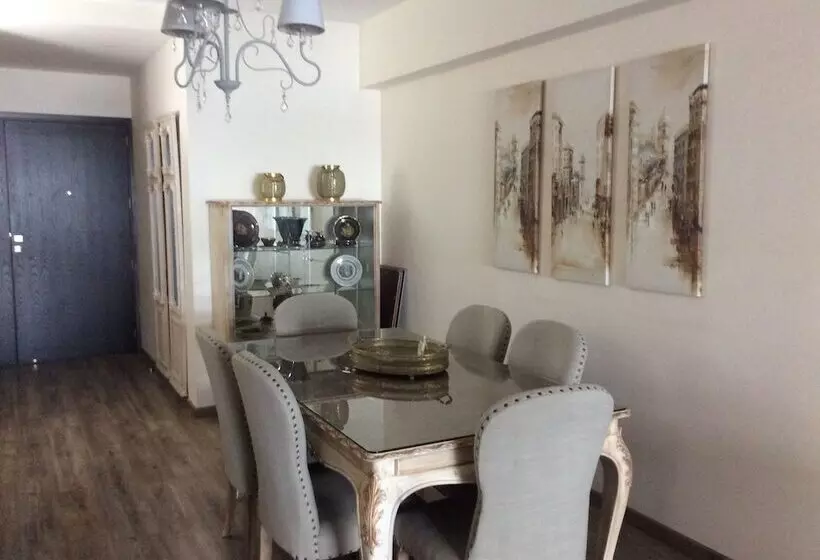 هتل The Central Suites