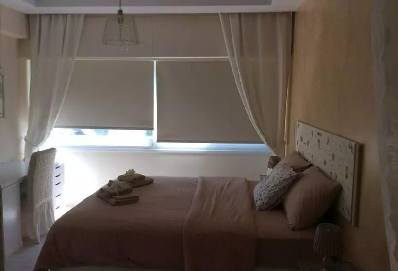 هتل The Central Suites