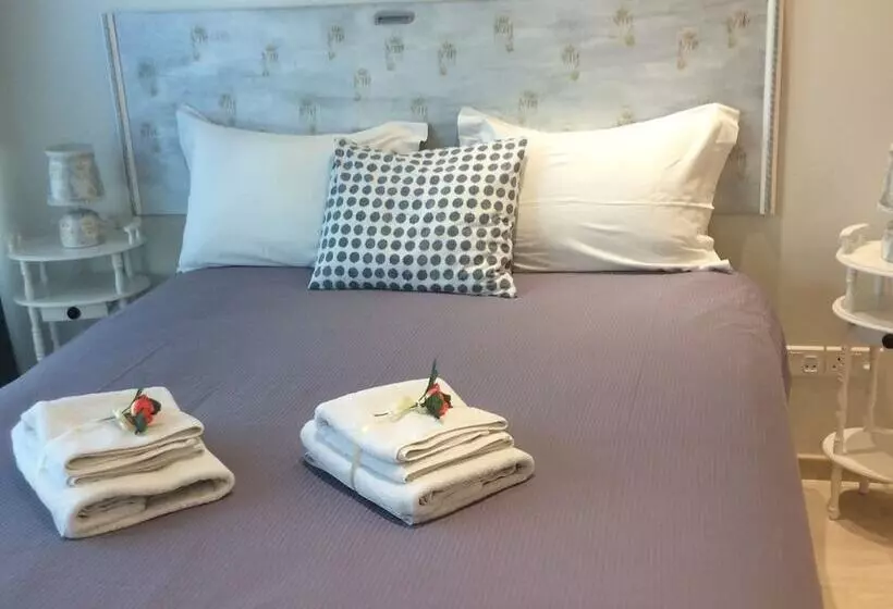 هتل The Central Suites