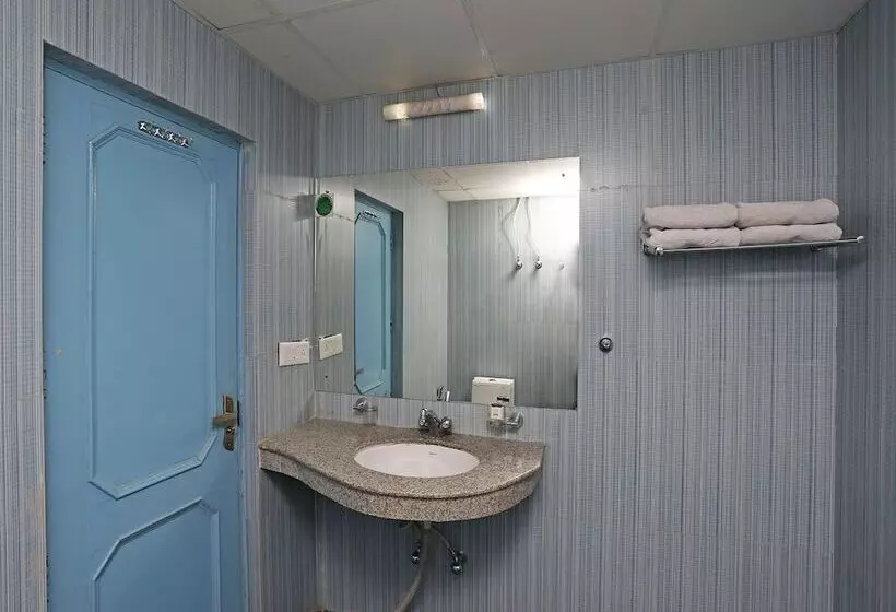 هتل United 21 Resort By Oyo Rooms