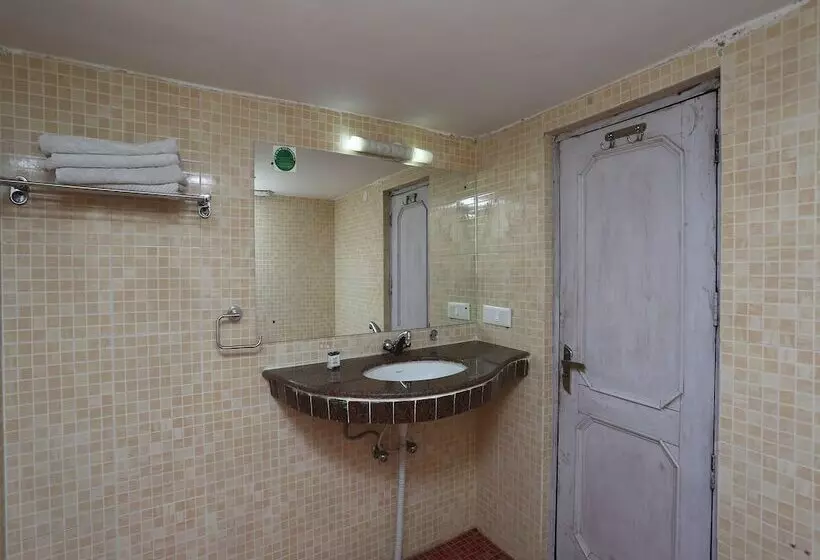 هتل United 21 Resort By Oyo Rooms