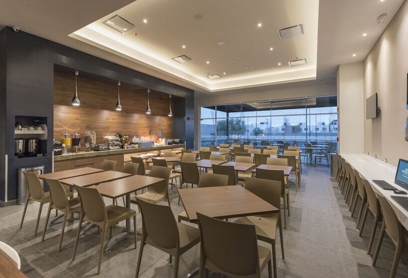 Microtel Inn & Suites By Wyndham Irapuato