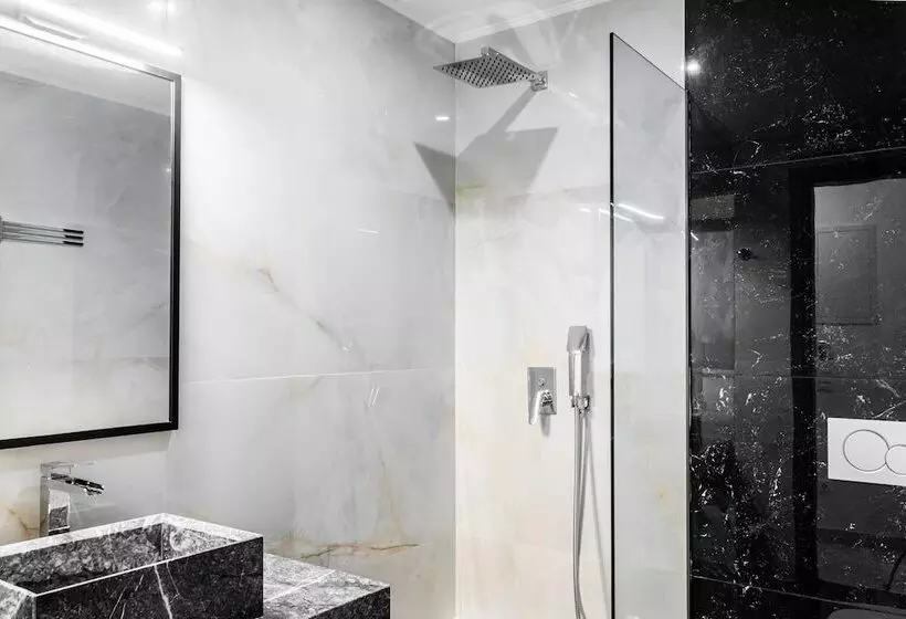 Nicholas Point Apartments And Rooms