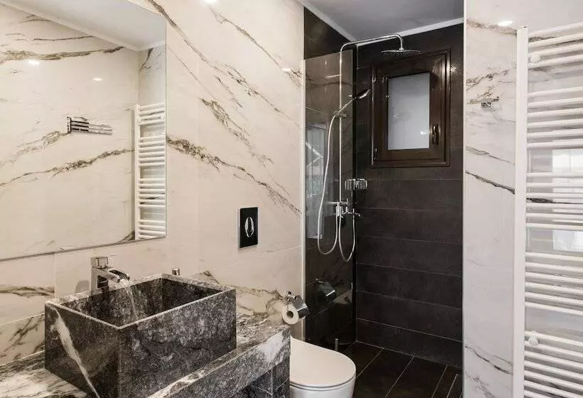 Nicholas Point Apartments And Rooms