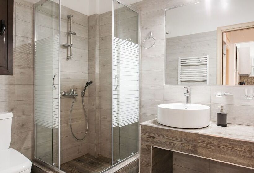 Nicholas Point Apartments And Rooms