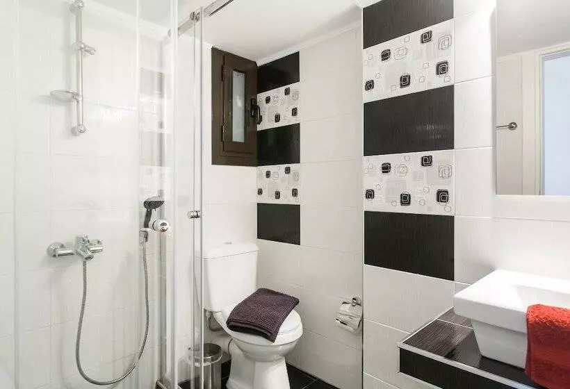 Nicholas Point Apartments And Rooms