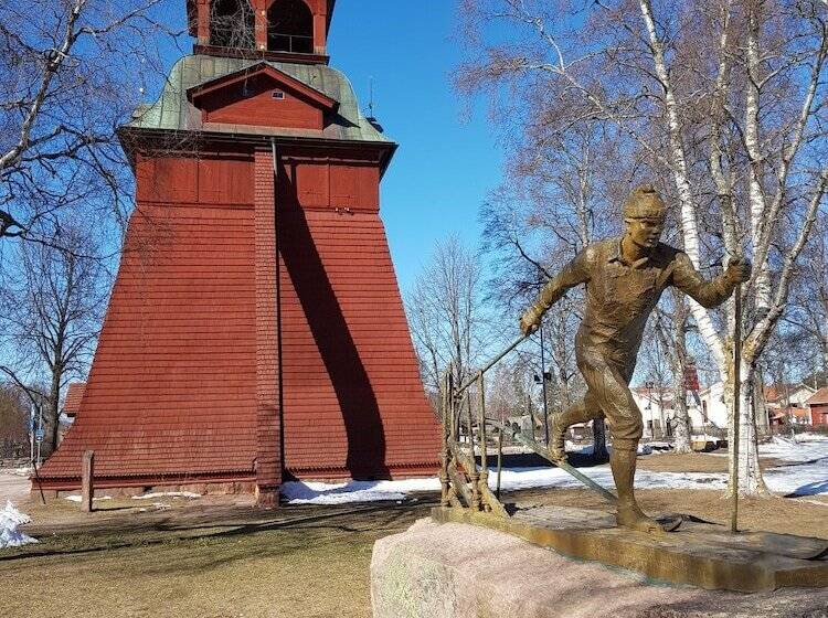 בית מלון כפרי Bishops Arms Mora