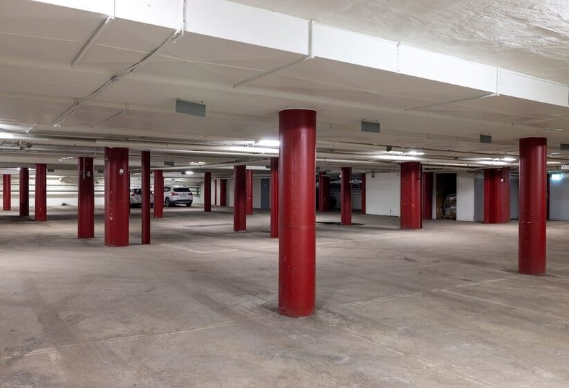 בית מלון כפרי Bishops Arms Mora