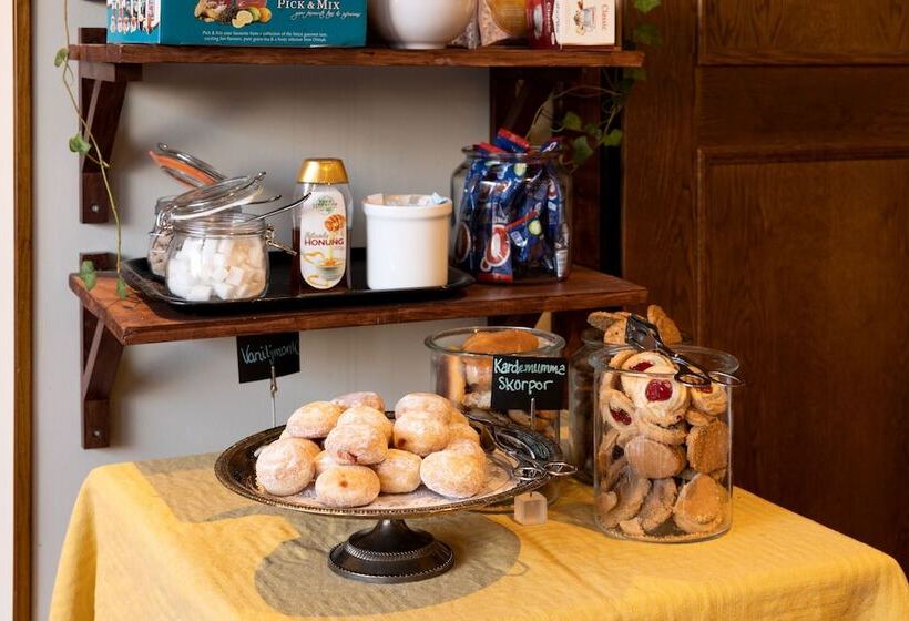 בית מלון כפרי Bishops Arms Mora