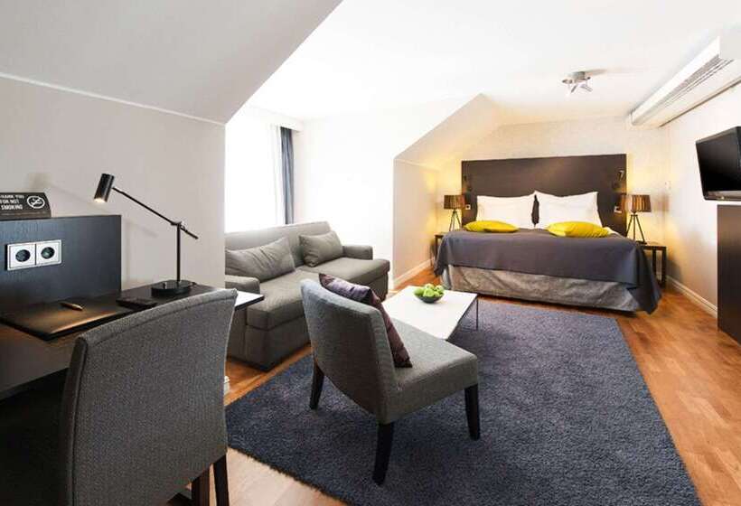 Clarion Collection Hotel Plaza