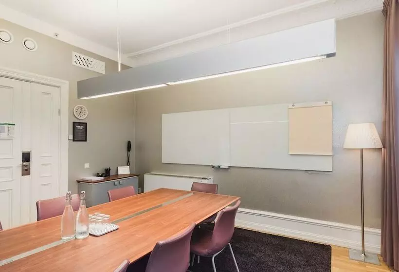 Clarion Collection Hotel Plaza