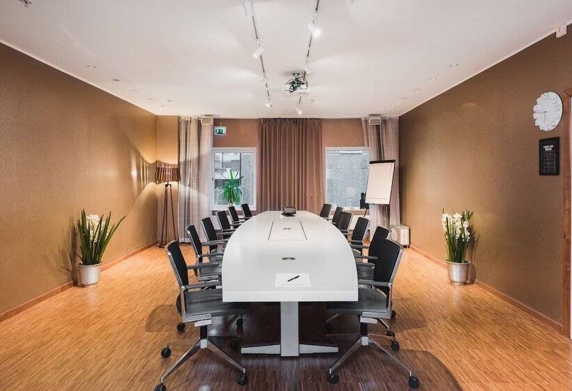 Clarion Collection Hotel Plaza