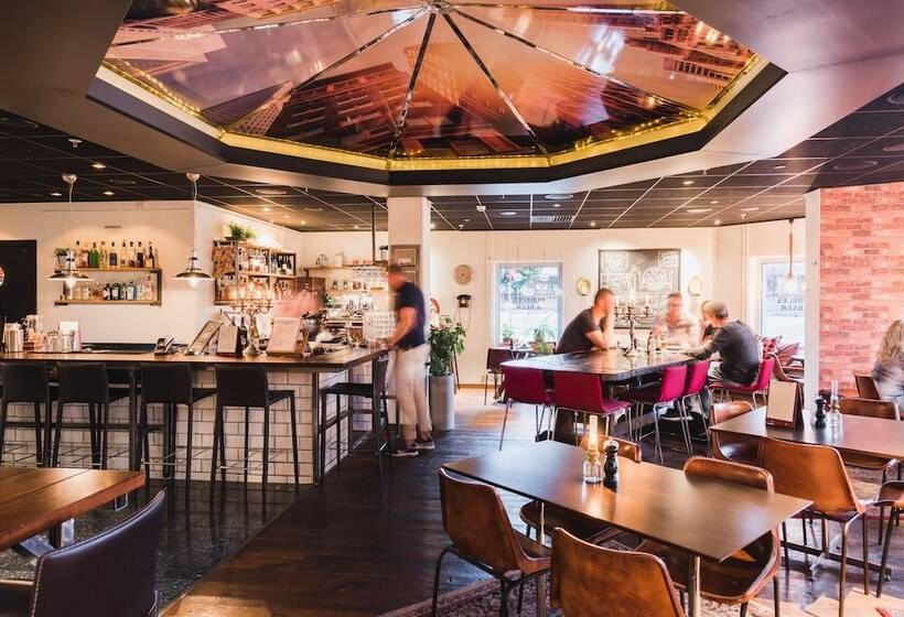 Clarion Collection Hotel Plaza