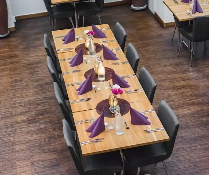 Clarion Collection Hotel Plaza