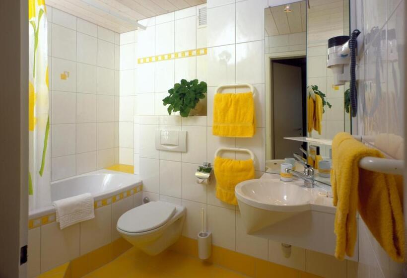 בית מלון כפרי Crystal Interlaken