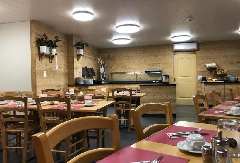 בית מלון כפרי Crystal Interlaken