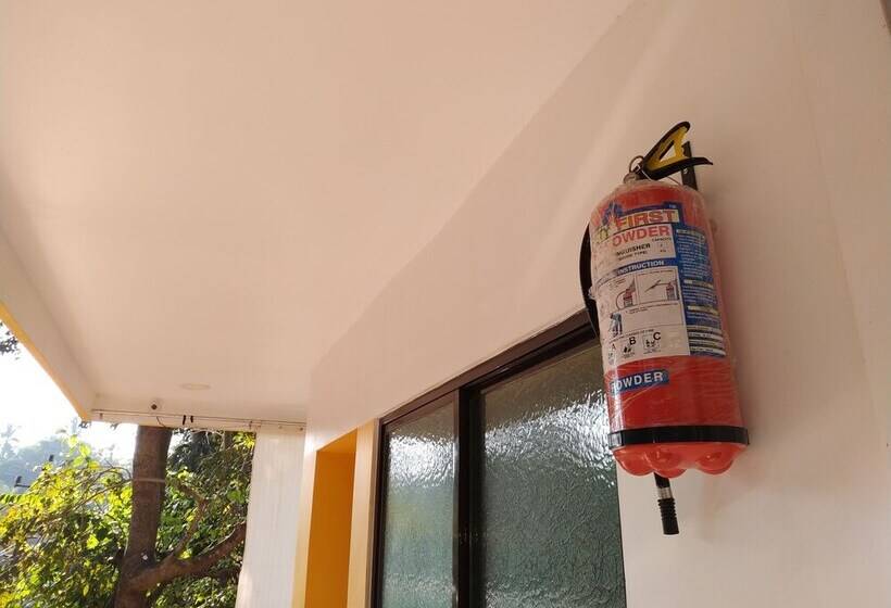 Iroomz Hotel Gananjaya Hostel