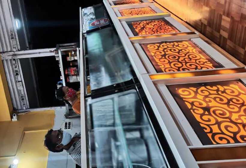 Iroomz Hotel Gananjaya Hostel