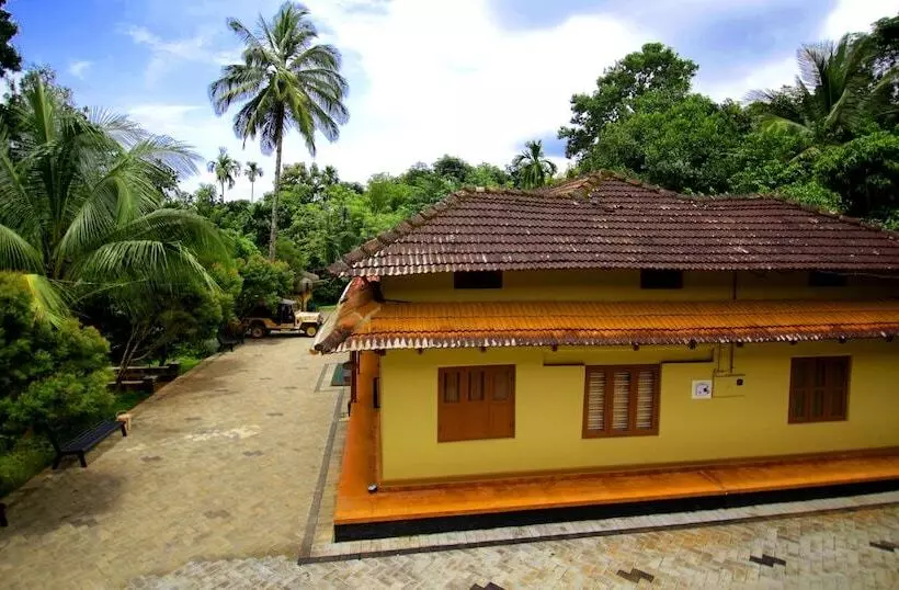 Hiliya Resort   Hostel