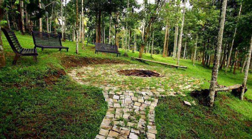 Hiliya Resort   Hostel