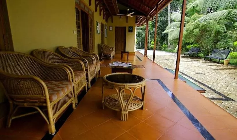 Hiliya Resort   Hostel