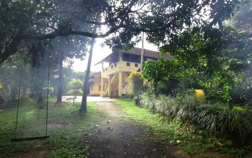 Hiliya Resort   Hostel