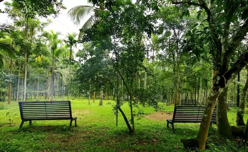 Hiliya Resort   Hostel