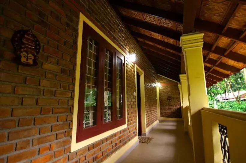Hiliya Resort   Hostel