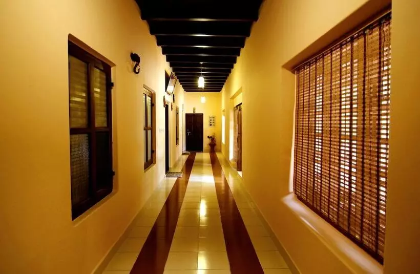 Hiliya Resort   Hostel