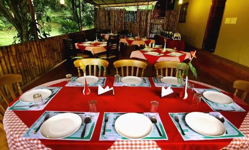 Hiliya Resort   Hostel