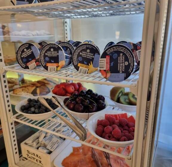 مسافرخانه Orchidea