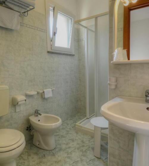 مسافرخانه Orchidea