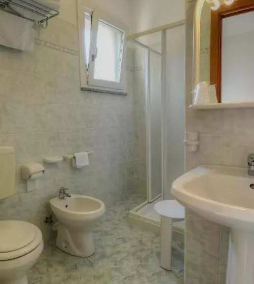 مسافرخانه Orchidea