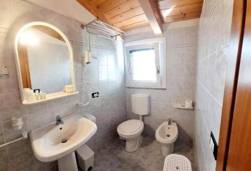 مسافرخانه Orchidea