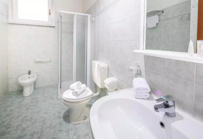 مسافرخانه Orchidea