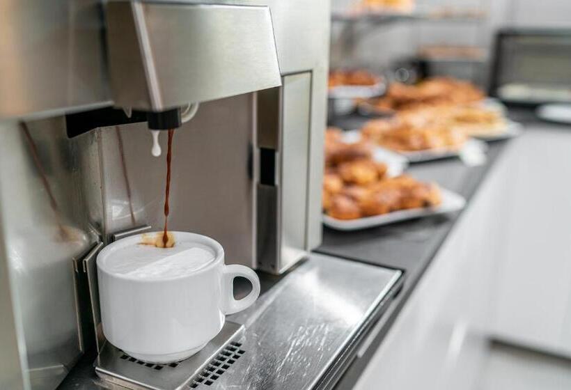 مسافرخانه Orchidea