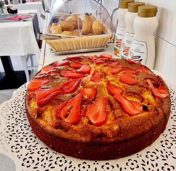 مسافرخانه Orchidea