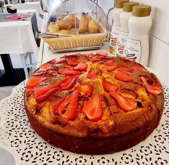 مسافرخانه Orchidea