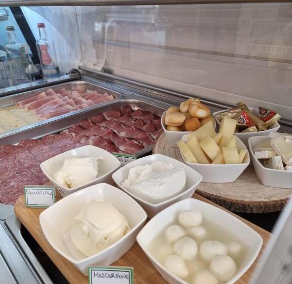 مسافرخانه Orchidea