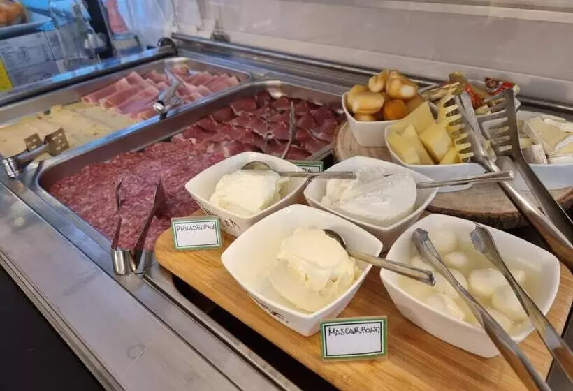 مسافرخانه Orchidea