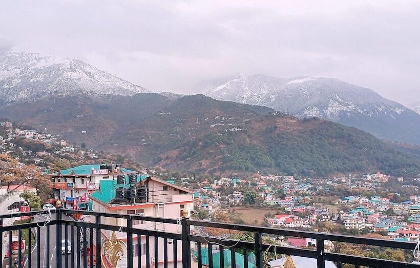 בית מלון כפרי Dewan Palace Dharamshala