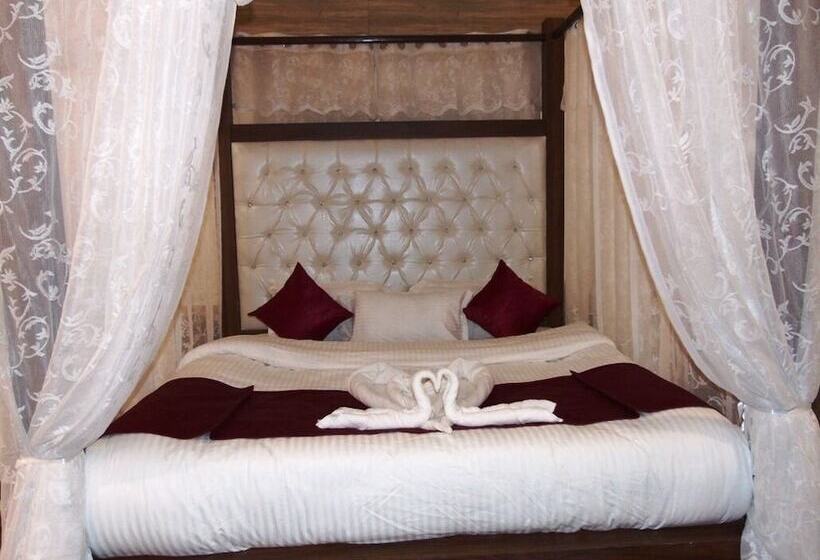 בית מלון כפרי Dewan Palace Dharamshala