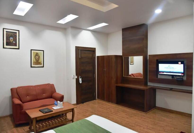 בית מלון כפרי Dewan Palace Dharamshala