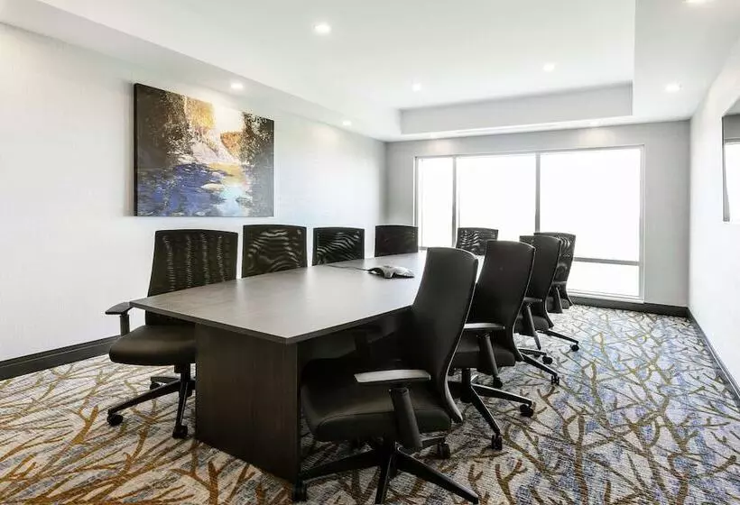 هتل Hampton Inn & Suites By Hilton Quebec City Beauport