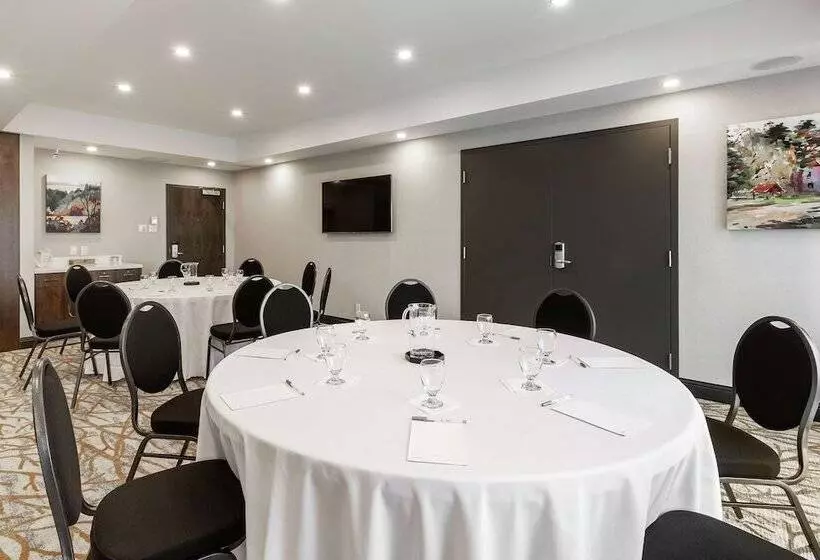 هتل Hampton Inn & Suites By Hilton Quebec City Beauport