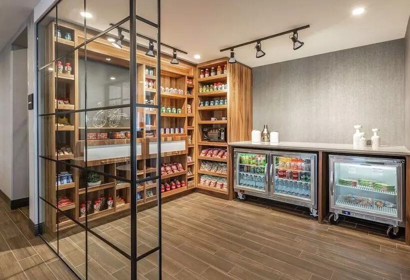 هتل Hampton Inn & Suites By Hilton Quebec City Beauport