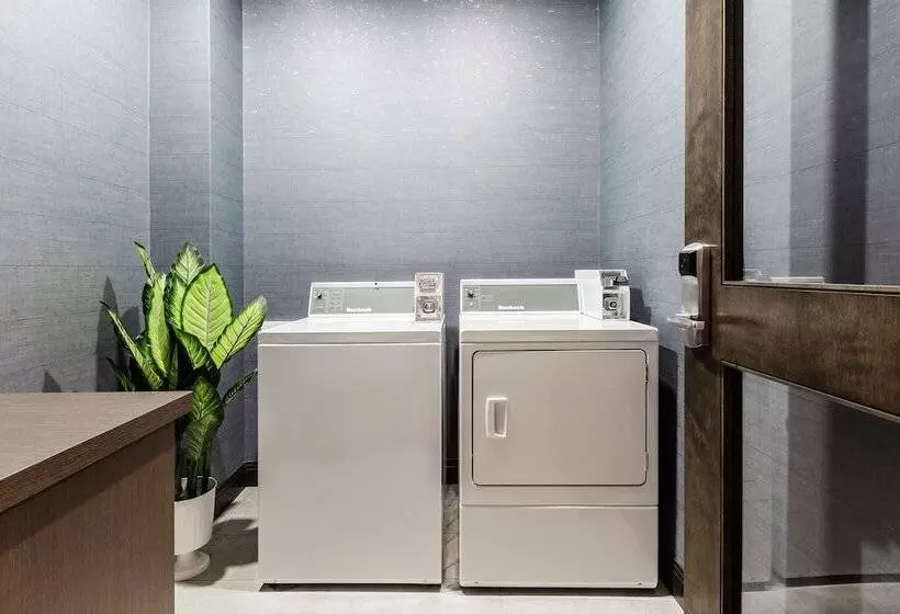 هتل Hampton Inn & Suites By Hilton Quebec City Beauport