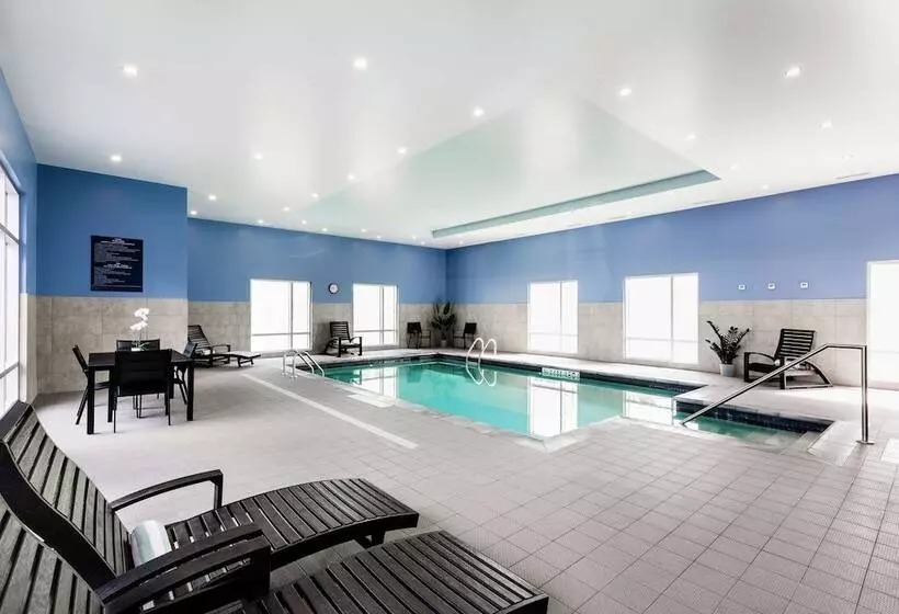 هتل Hampton Inn & Suites By Hilton Quebec City Beauport